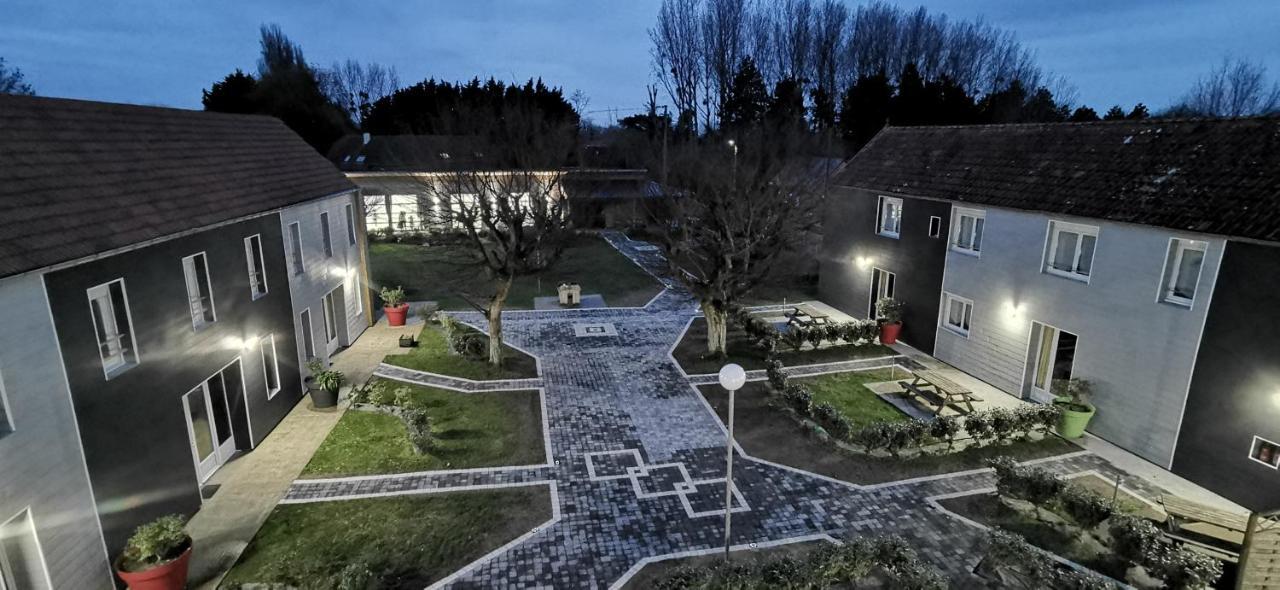 Le Village Du Phare Gouville-sur-Mer Exterior foto